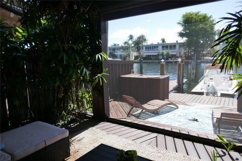 Condo in Fort Lauderdale, Florida, 2 bedrooms  № 1210567 - photo 3