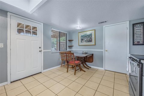 Duplex à vendre à Orlando, Floride: 2 chambres, 116.03 m2 № 1361682 - photo 11