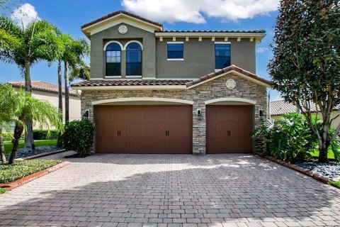 House in Orlando, Florida 5 bedrooms, 306.86 sq.m. № 1069358 - photo 2