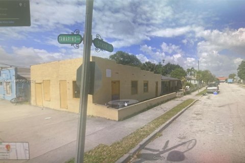 Immobilier commercial à vendre à West Palm Beach, Floride: 176.98 m2 № 1073343 - photo 3