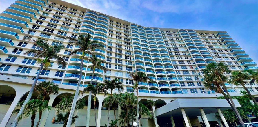 Condo à Hollywood, Floride, 2 chambres  № 1045614