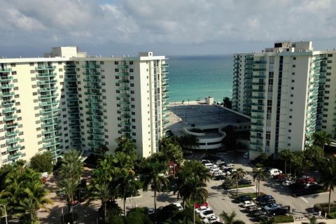 Condominio en venta en Hollywood, Florida, 2 dormitorios, 123.93 m2 № 1045614 - foto 13