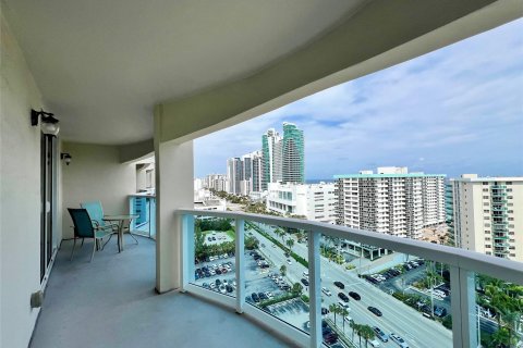 Condominio en venta en Hollywood, Florida, 2 dormitorios, 123.93 m2 № 1045614 - foto 15