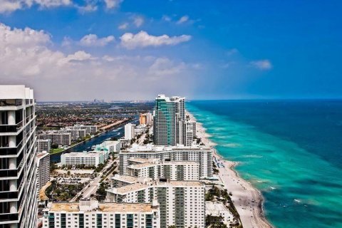 Condominio en venta en Hollywood, Florida, 2 dormitorios, 123.93 m2 № 1045614 - foto 12