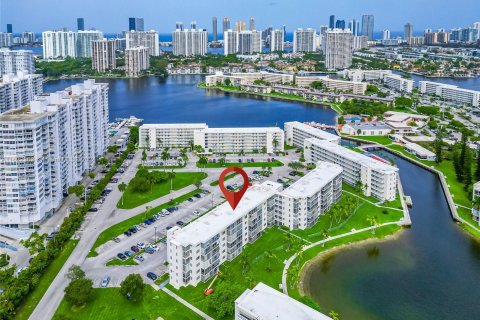 Condo in Aventura, Florida, 1 bedroom  № 1269245 - photo 3