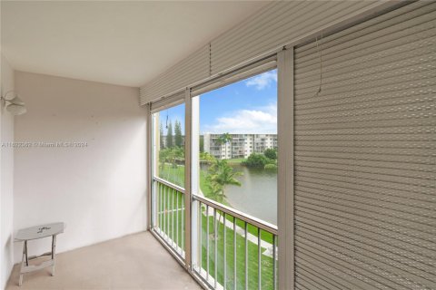 Copropriété à vendre à Aventura, Floride: 1 chambre, 70.88 m2 № 1269245 - photo 12