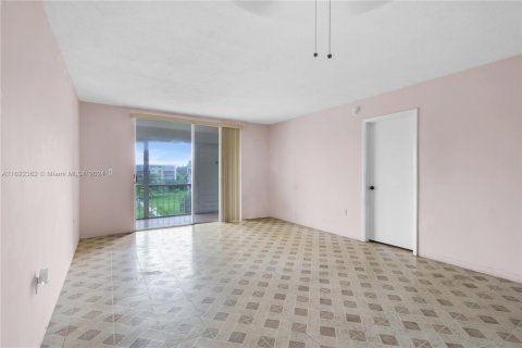 Condominio en venta en Aventura, Florida, 1 dormitorio, 70.88 m2 № 1269245 - foto 16