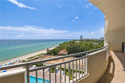 Copropriété à vendre à Hallandale Beach, Floride: 2 chambres, 108.23 m2 № 1328042 - photo 1