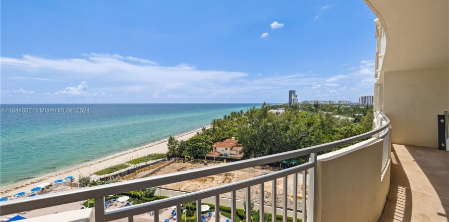 Condominio en Hallandale Beach, Florida, 2 dormitorios  № 1328042