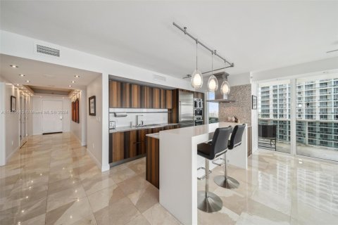 Condo in Hallandale Beach, Florida, 3 bedrooms  № 1328043 - photo 10