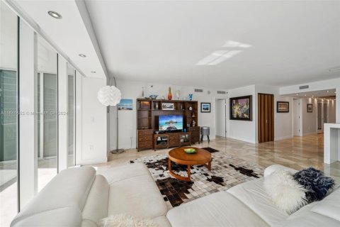 Copropriété à vendre à Hallandale Beach, Floride: 3 chambres, 193.05 m2 № 1328043 - photo 4