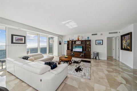 Condominio en venta en Hallandale Beach, Florida, 3 dormitorios, 193.05 m2 № 1328043 - foto 11