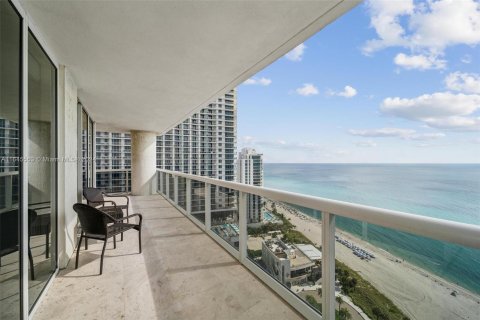 Copropriété à vendre à Hallandale Beach, Floride: 3 chambres, 193.05 m2 № 1328043 - photo 2