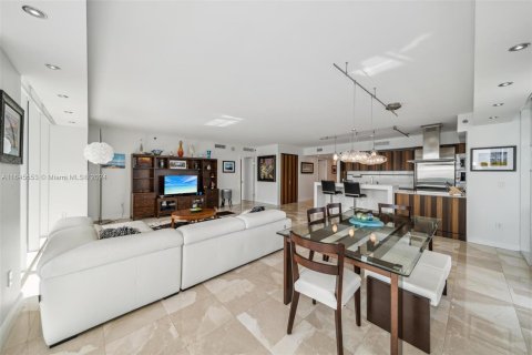 Copropriété à vendre à Hallandale Beach, Floride: 3 chambres, 193.05 m2 № 1328043 - photo 5