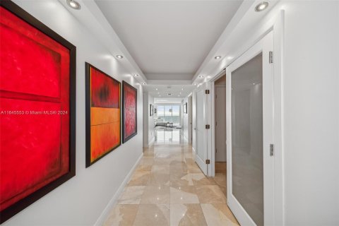 Copropriété à vendre à Hallandale Beach, Floride: 3 chambres, 193.05 m2 № 1328043 - photo 14