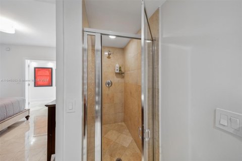 Condo in Hallandale Beach, Florida, 3 bedrooms  № 1328043 - photo 23