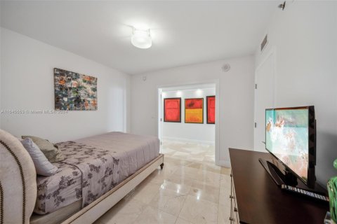 Condo in Hallandale Beach, Florida, 3 bedrooms  № 1328043 - photo 20