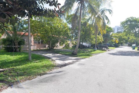 House in Miami, Florida 3 bedrooms, 154.22 sq.m. № 1328584 - photo 5