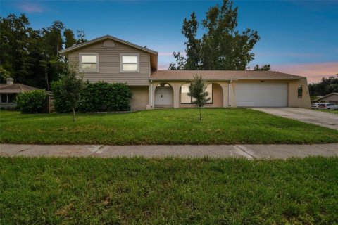 House in Tampa, Florida 4 bedrooms, 158.86 sq.m. № 1361636 - photo 2