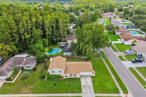 Villa ou maison à vendre à Tampa, Floride: 4 chambres, 158.86 m2 № 1361636 - photo 5