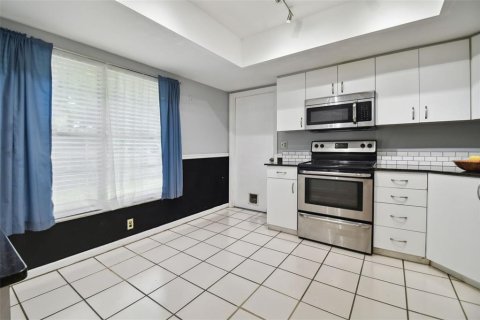 Casa en venta en Tampa, Florida, 4 dormitorios, 158.86 m2 № 1361636 - foto 12