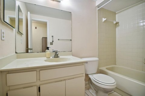 Casa en venta en Tampa, Florida, 4 dormitorios, 158.86 m2 № 1361636 - foto 24