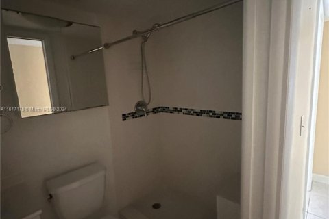 Condo in Hialeah, Florida, 3 bedrooms  № 1330064 - photo 10