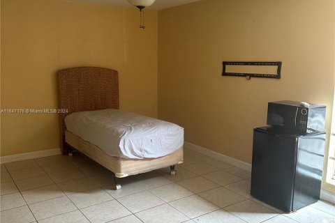 Condo in Hialeah, Florida, 3 bedrooms  № 1330064 - photo 9