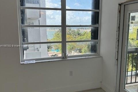 Condo in Miami, Florida, 3 bedrooms  № 1078856 - photo 17