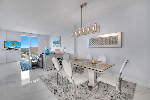 Copropriété à vendre à Hollywood, Floride: 2 chambres, 113.71 m2 № 1348829 - photo 9