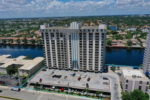 Copropriété à vendre à Hollywood, Floride: 2 chambres, 113.71 m2 № 1348829 - photo 2