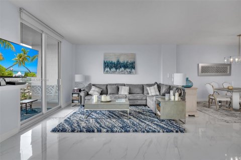 Copropriété à vendre à Hollywood, Floride: 2 chambres, 113.71 m2 № 1348829 - photo 12