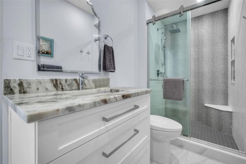 Condo in Hollywood, Florida, 2 bedrooms  № 1348829 - photo 20