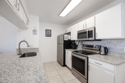 Condo in Kissimmee, Florida, 3 bedrooms  № 1277987 - photo 23