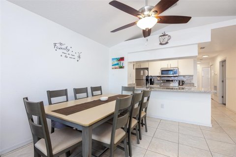 Copropriété à vendre à Kissimmee, Floride: 3 chambres, 126.07 m2 № 1277987 - photo 20