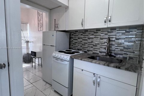 Propiedad comercial en alquiler en Miami, Florida, 1 dormitorio, 55.74 m2 № 1375764 - foto 9