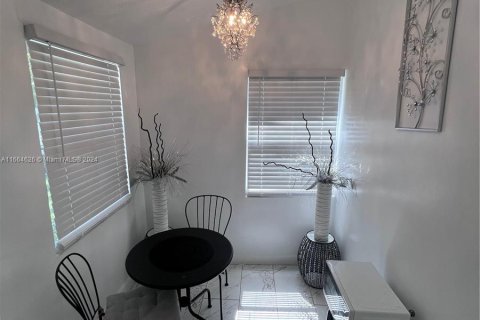 Propiedad comercial en alquiler en Miami, Florida, 1 dormitorio, 55.74 m2 № 1375764 - foto 10