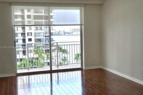 Condominio en venta en Miami, Florida, 1 dormitorio, 63.36 m2 № 1375854 - foto 6