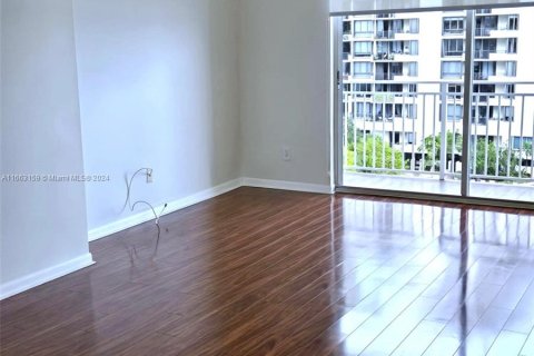 Condominio en venta en Miami, Florida, 1 dormitorio, 63.36 m2 № 1375854 - foto 7