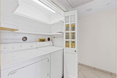 Condominio en venta en Miami Beach, Florida, 2 dormitorios, 162.58 m2 № 1225033 - foto 16