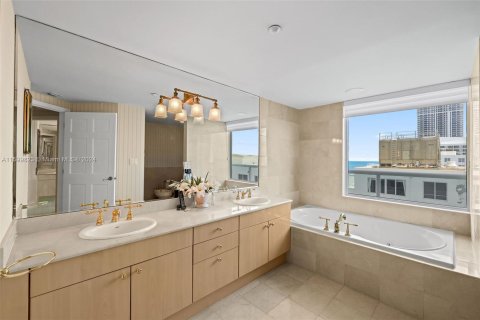 Condominio en venta en Miami Beach, Florida, 2 dormitorios, 162.58 m2 № 1225033 - foto 23