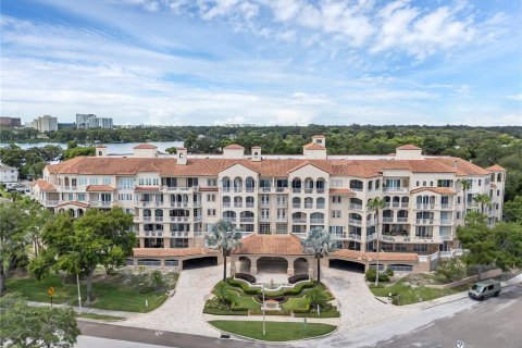 Copropriété à vendre à Orlando, Floride: 3 chambres, 296.08 m2 № 1298144 - photo 2