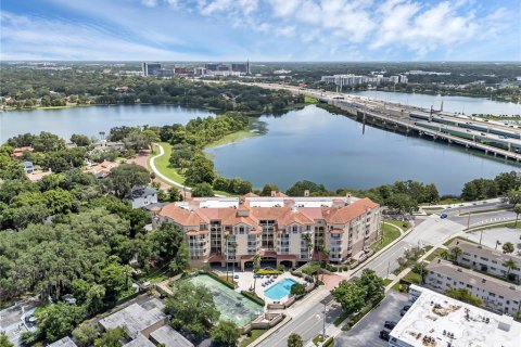 Condominio en venta en Orlando, Florida, 3 dormitorios, 296.08 m2 № 1298144 - foto 3