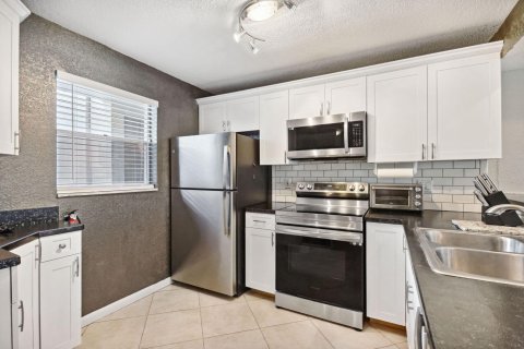 Condo in Margate, Florida, 2 bedrooms  № 1171281 - photo 23