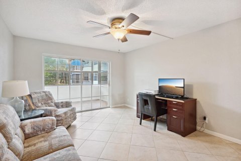 Condo in Margate, Florida, 2 bedrooms  № 1171281 - photo 16