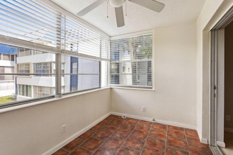 Condo in Margate, Florida, 2 bedrooms  № 1171281 - photo 8