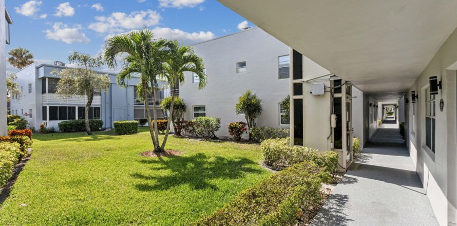 Condo in Delray Beach, Florida, 2 bedrooms  № 1171347