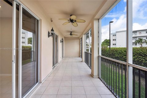 Condo in Dania Beach, Florida, 2 bedrooms  № 1351670 - photo 22