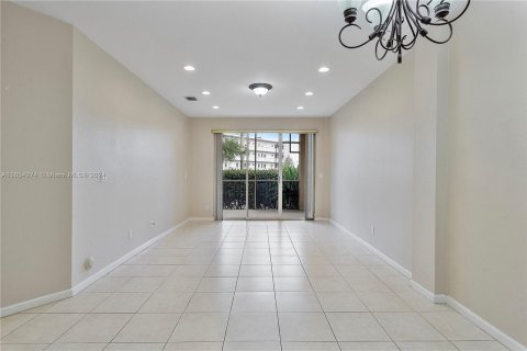 Copropriété à louer à Dania Beach, Floride: 2 chambres, 94.3 m2 № 1351670 - photo 2