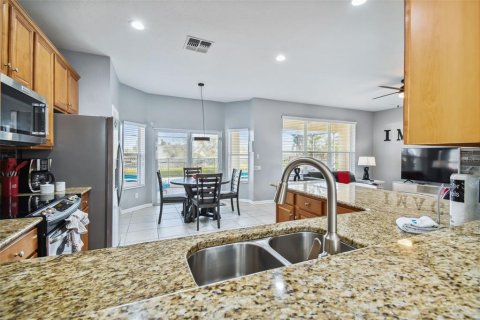 Villa ou maison à vendre à Kissimmee, Floride: 6 chambres, 261.24 m2 № 1353422 - photo 13